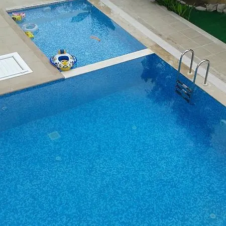 Rodeo Drive Luxury Holiday House * קוסדסי