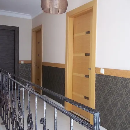 Rodeo Drive Luxury Holiday House וילה קוסדסי
