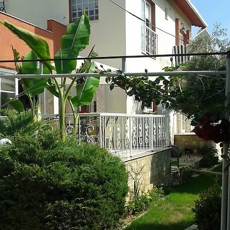 Rodeo Drive Luxury Holiday House * קוסדסי