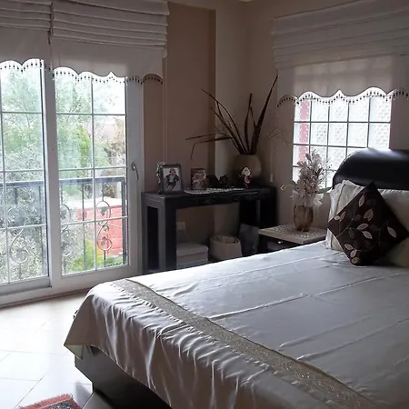 Rodeo Drive Luxury Holiday House * קוסדסי